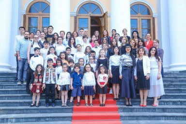 Выпускница Верацнунд Рада Сапаниди способствует развитию армянского сообщества в столице Выпускница Верацнунд Рада Сапаниди способствует развитию армянского сообщества в столице